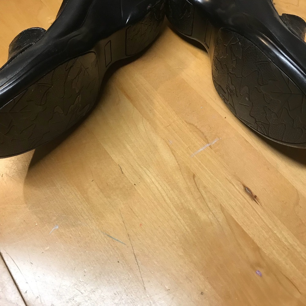 Shoes - Picture 3 of 5